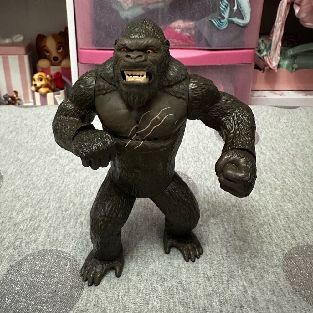 Godzilla x Kong Collectible Plastic 7" Battle Roar Kong Action figure